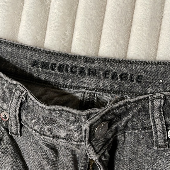 American Eagle Mom Jean | Size 12 Short - Picture 6 of 10